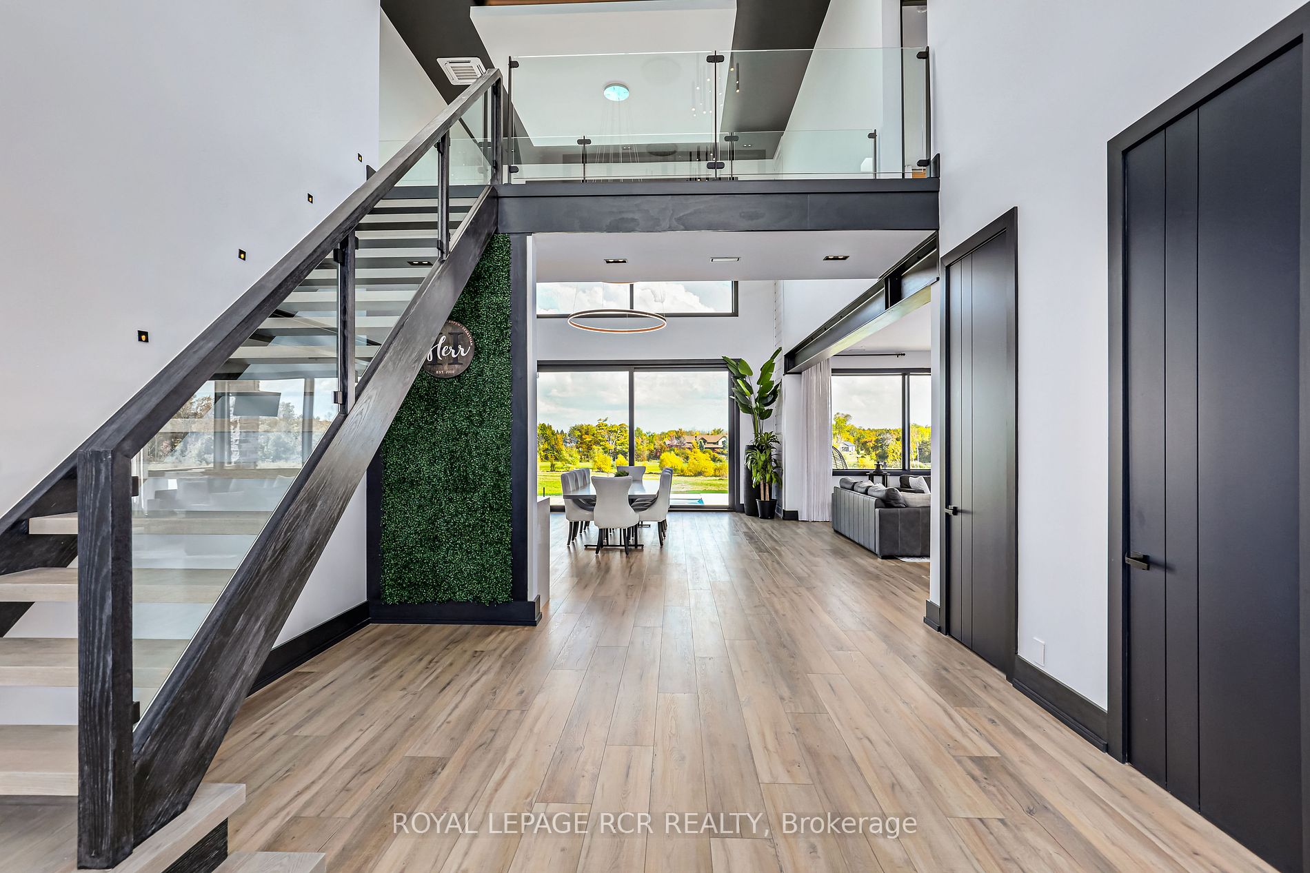 4 Raintree Court