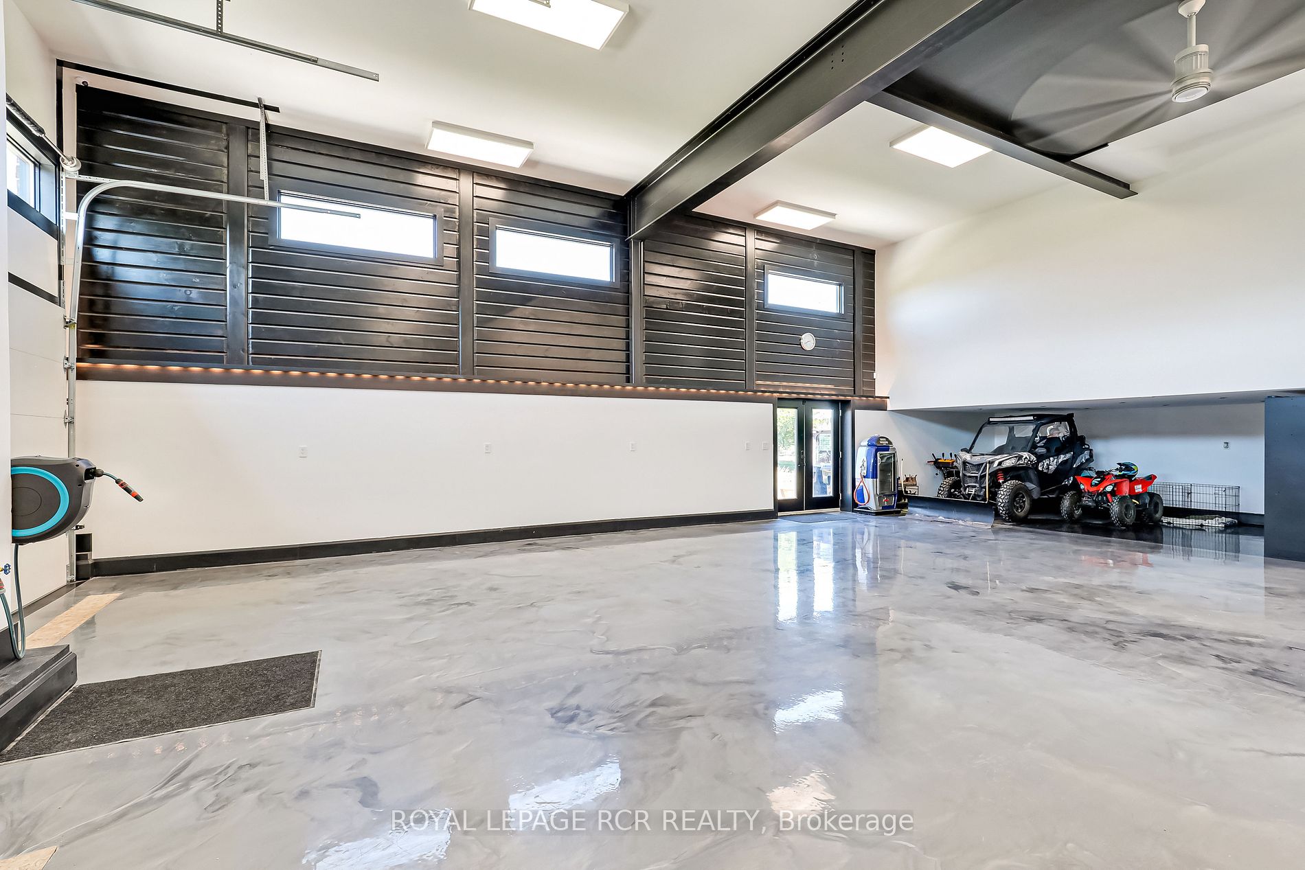 4 Raintree Court