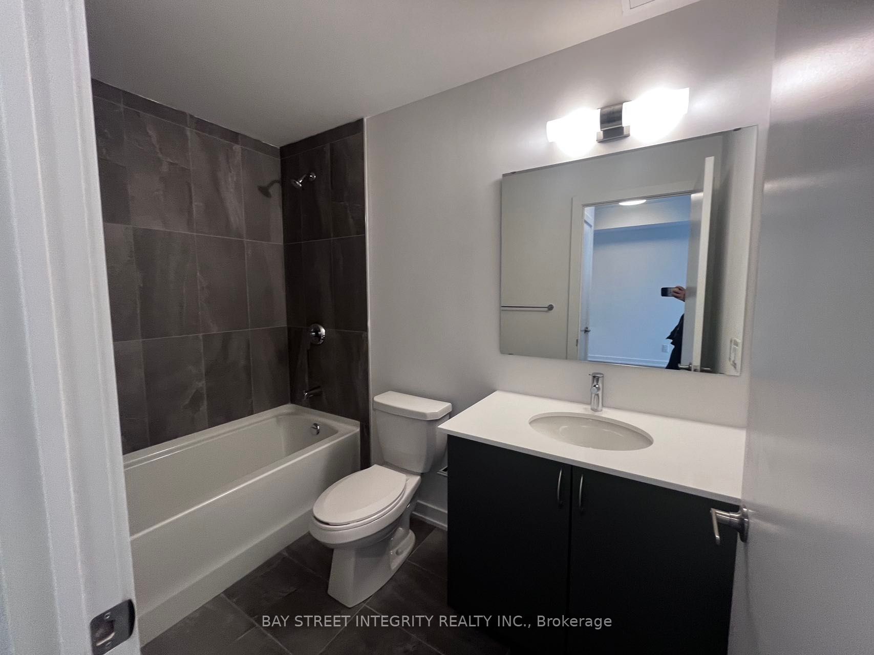 56 lakeside Terrace, #511