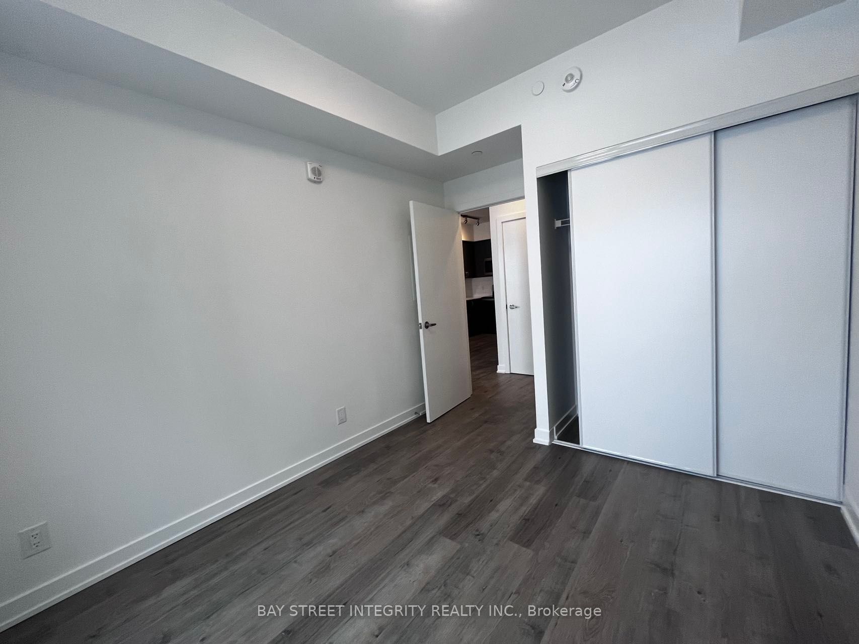 56 lakeside Terrace, #511