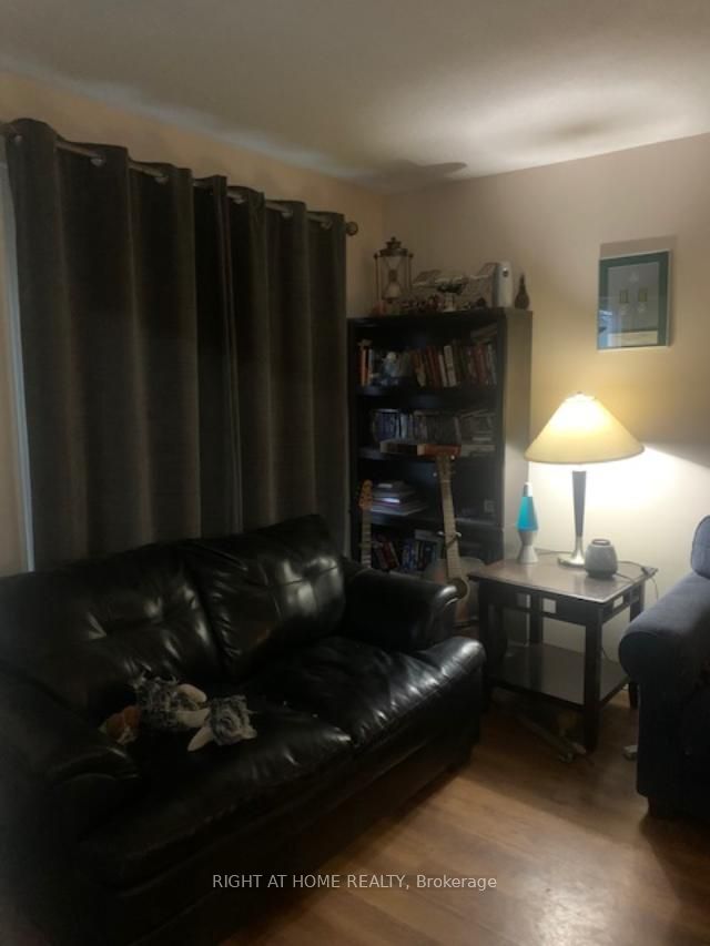 88 Kipling Pl