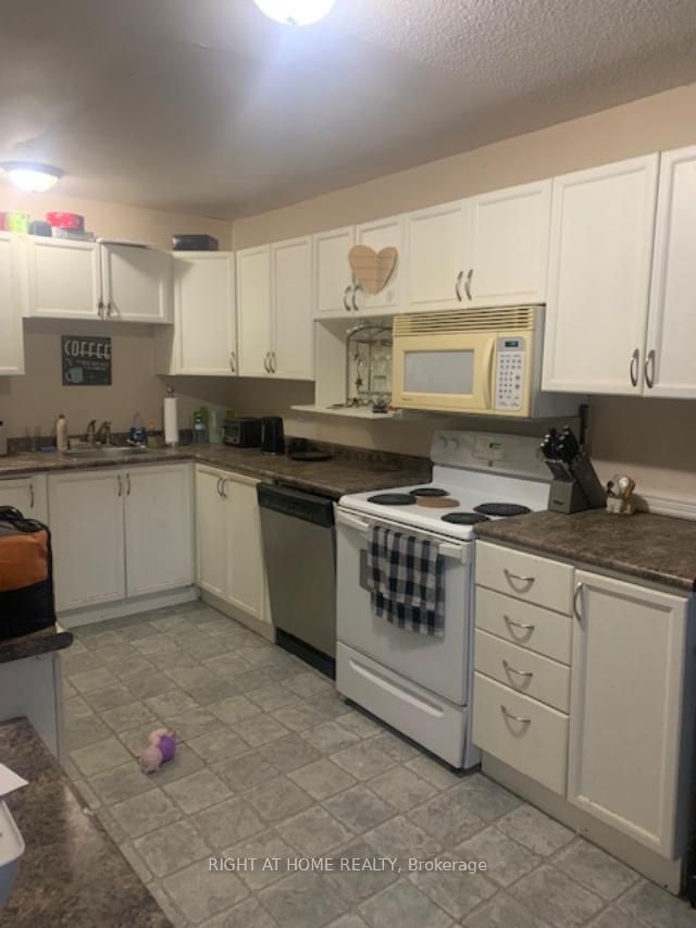 88 Kipling Pl