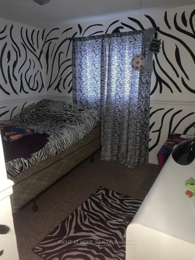 88 Kipling Pl