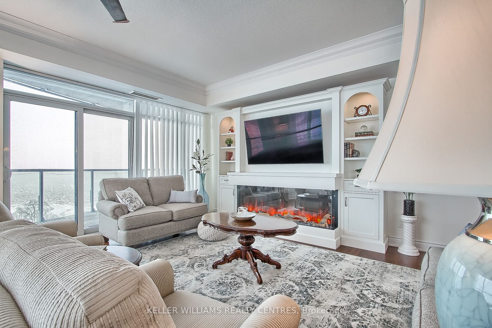 33 Ellen Street, #1104