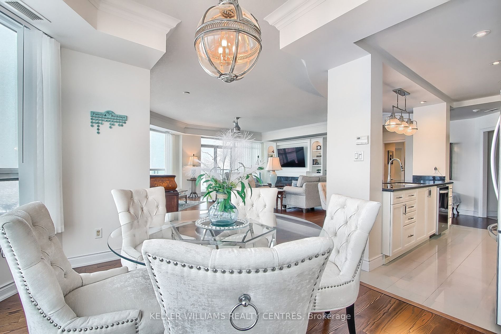 33 Ellen Street, #1104