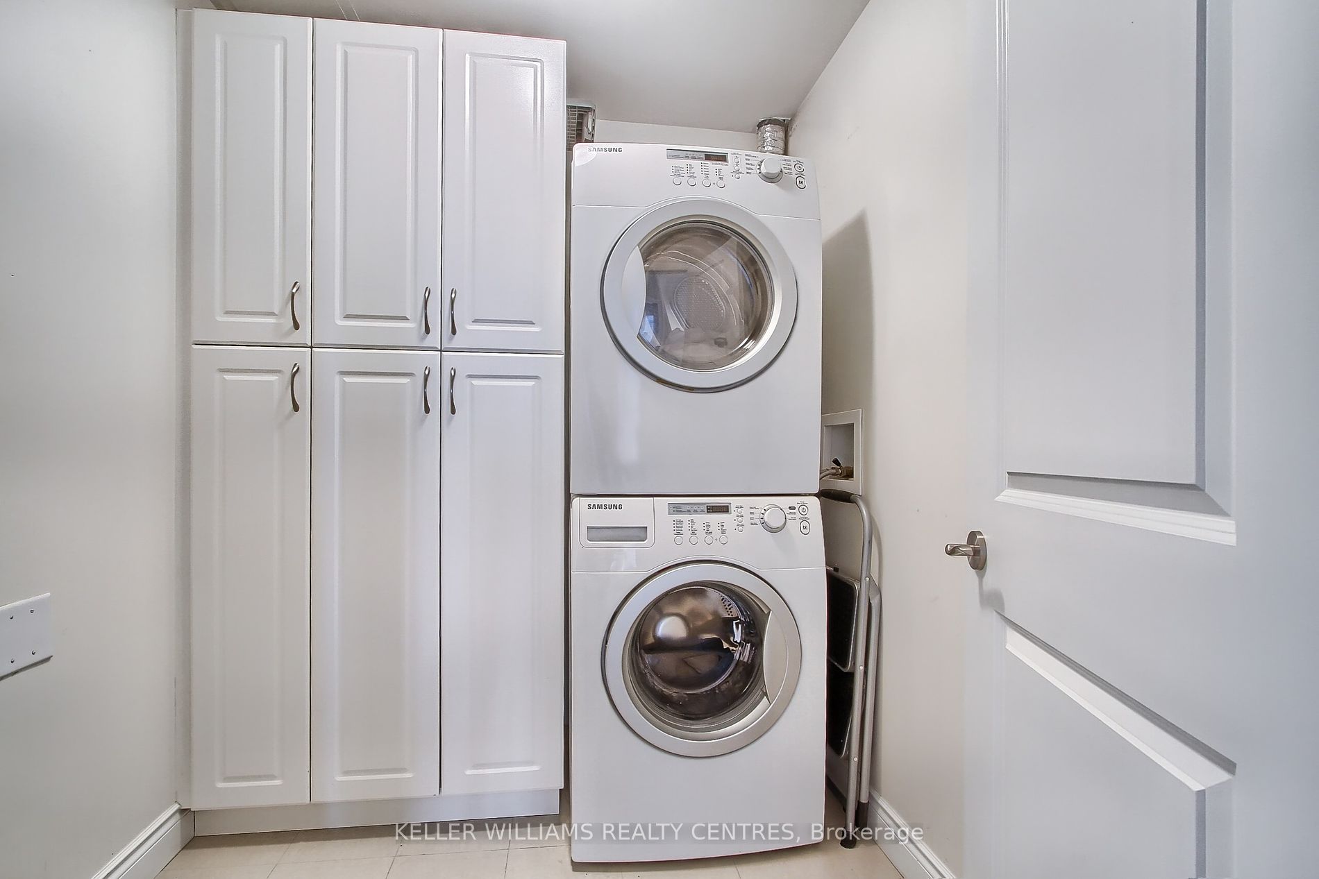 33 Ellen Street, #1104