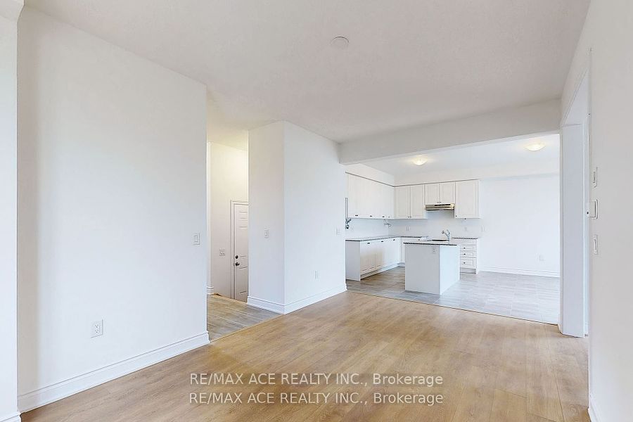 84 Season Crescent