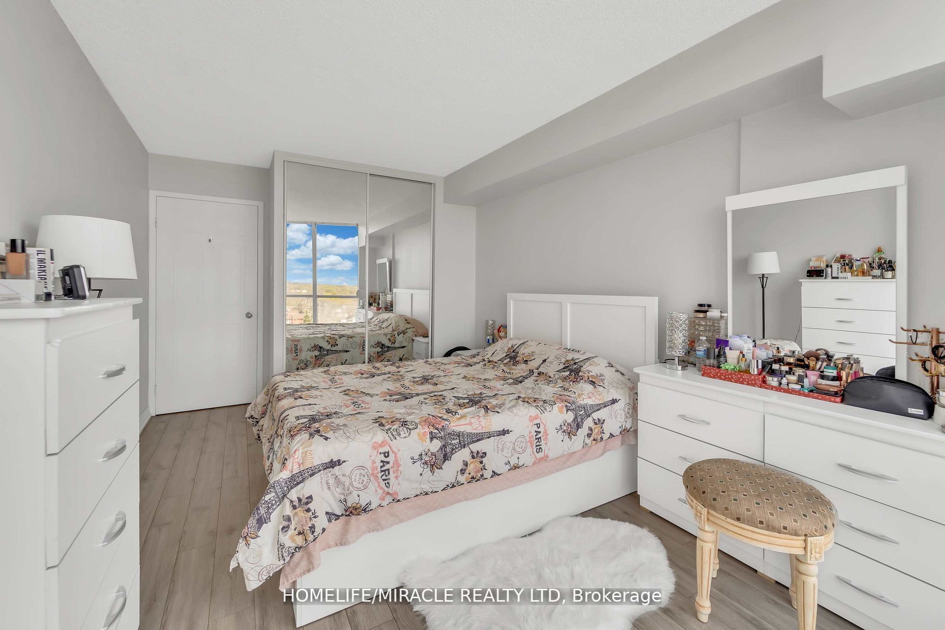 65 Ellen Street #709