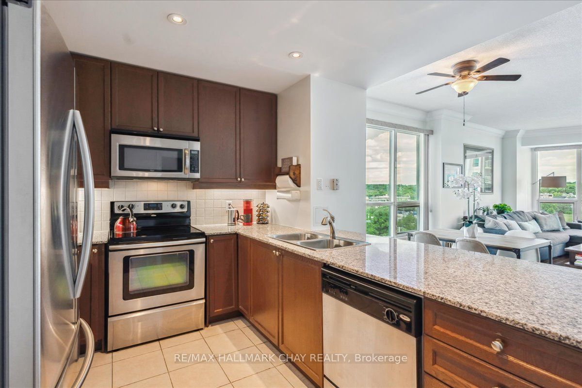 37 Ellen Street, #802