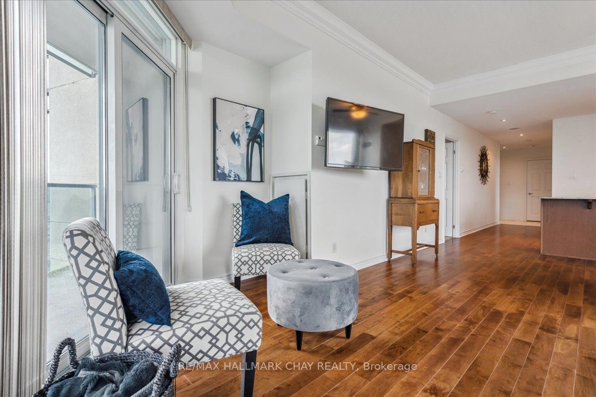 37 Ellen Street, #802