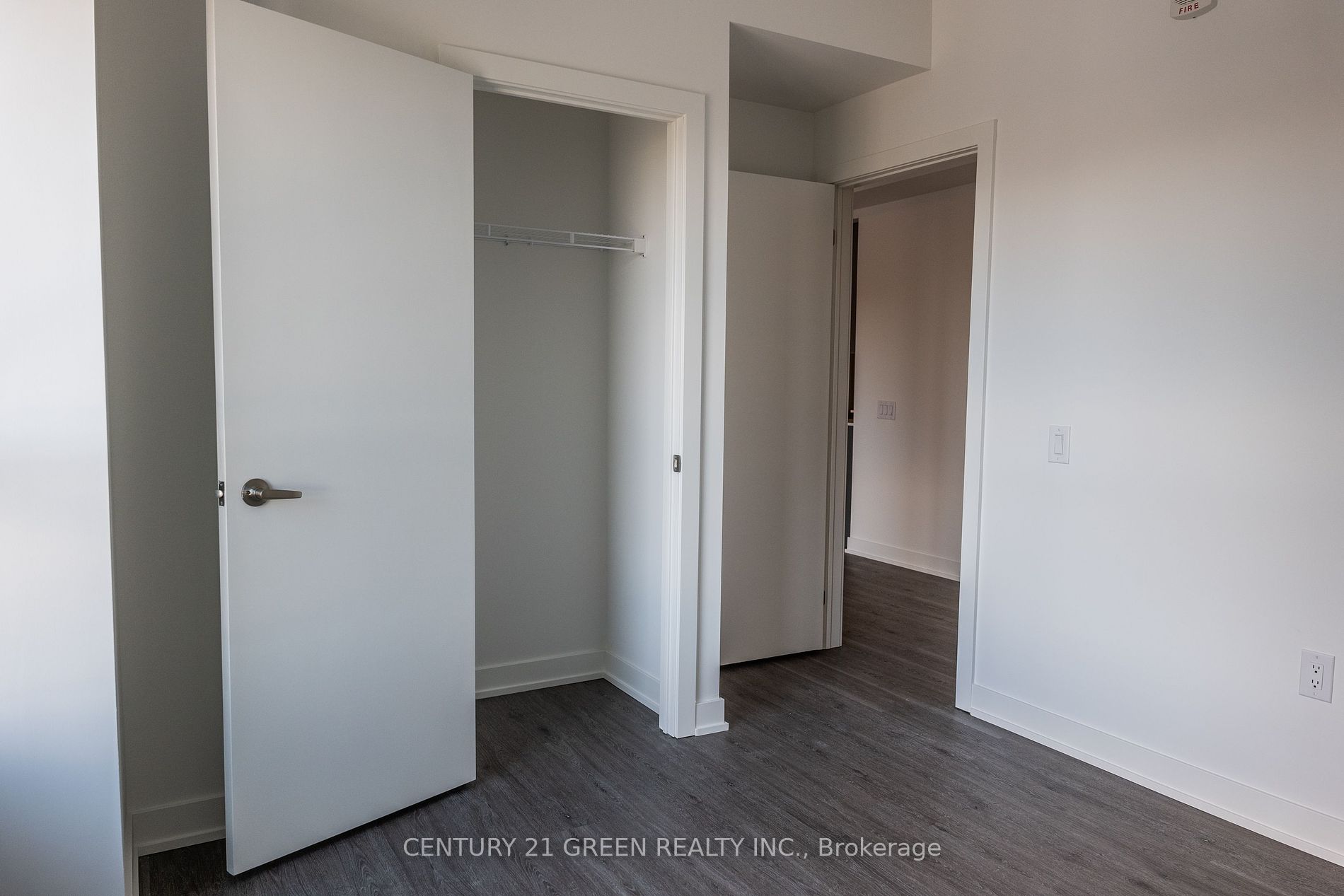 56 Lakeside Terrace, #607