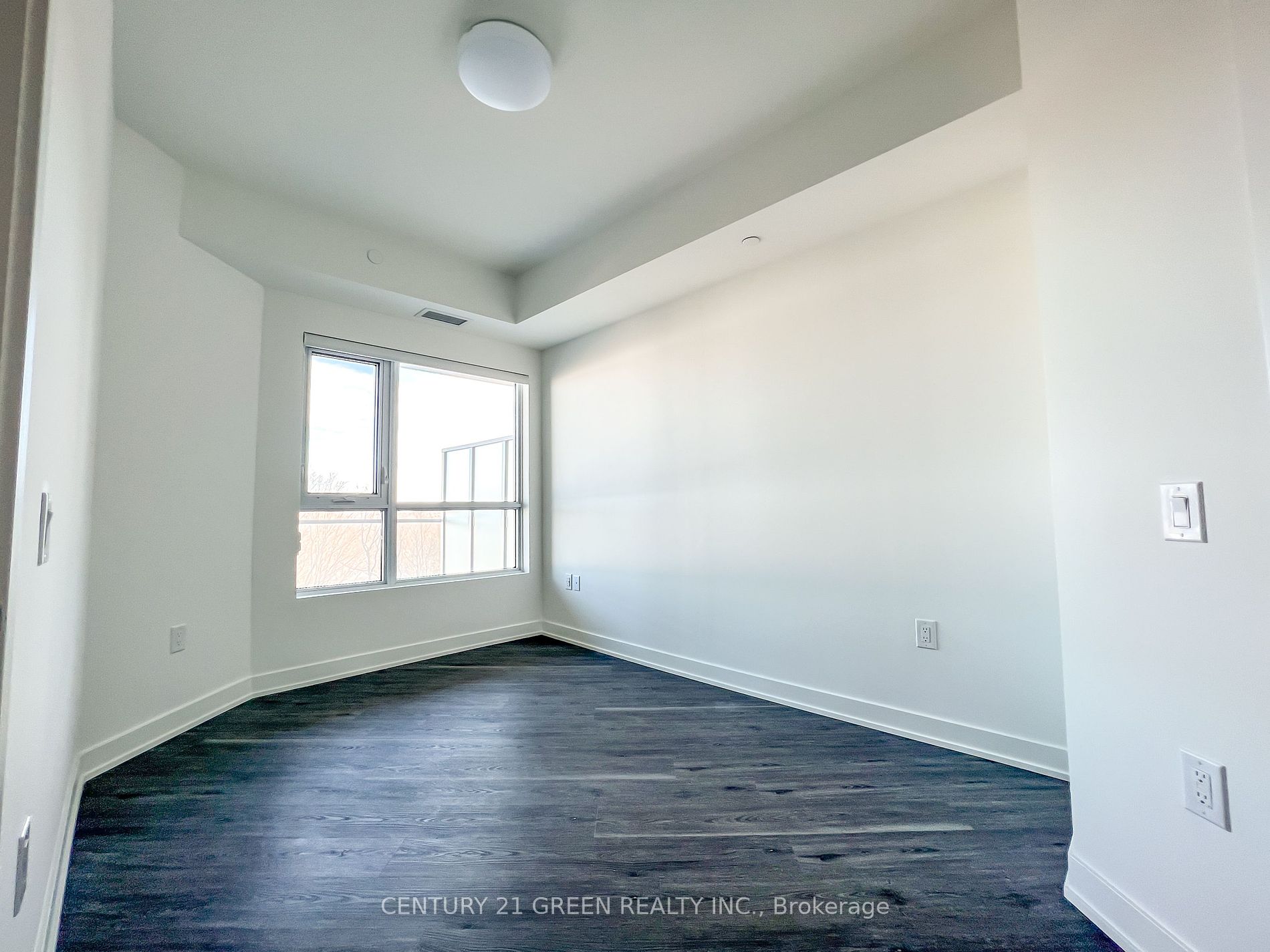 56 Lakeside Terrace, #607