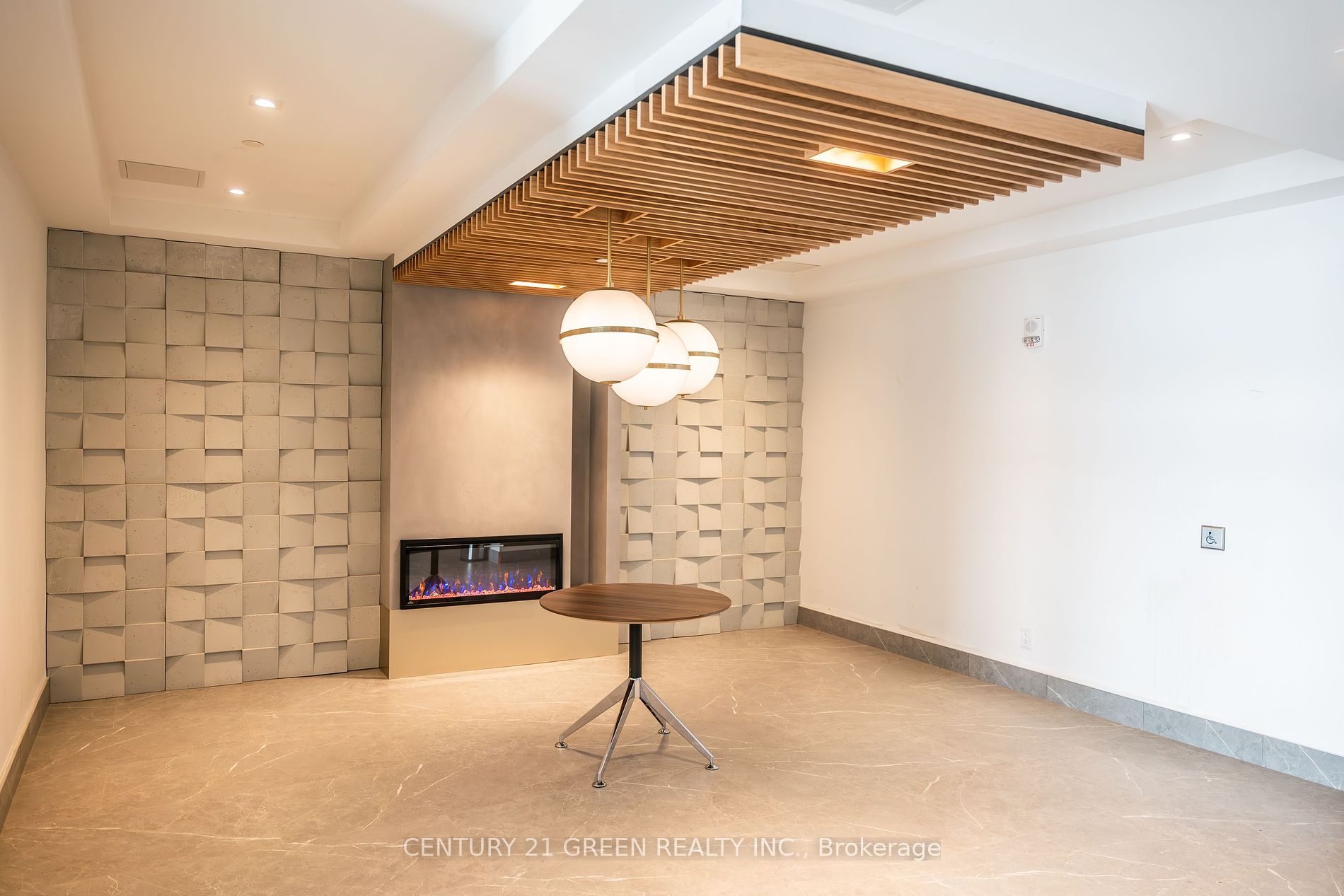 56 Lakeside Terrace, #607
