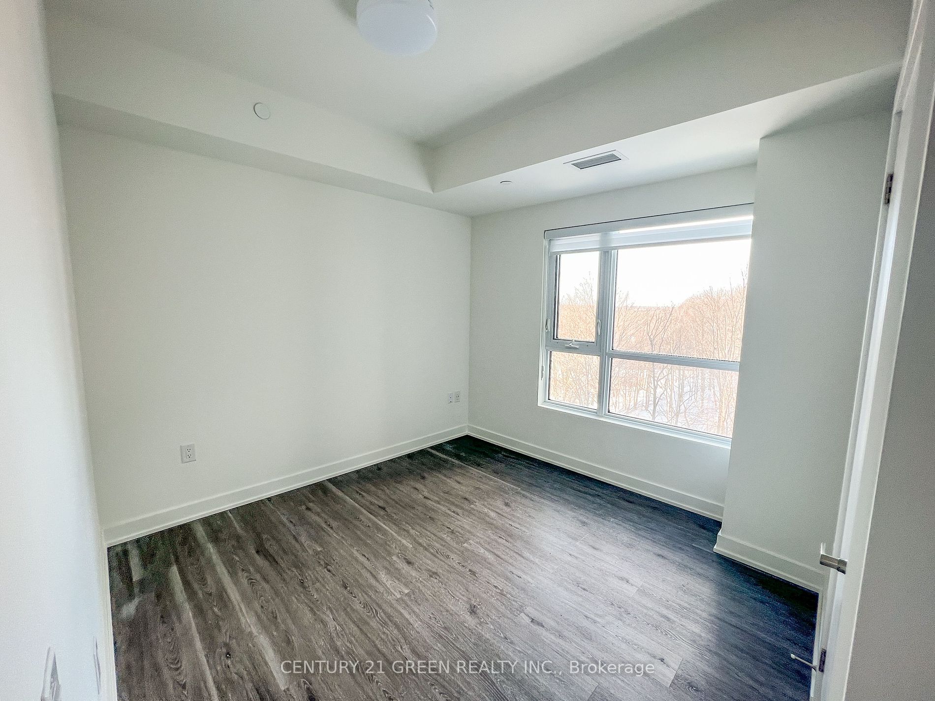 56 Lakeside Terrace, #607