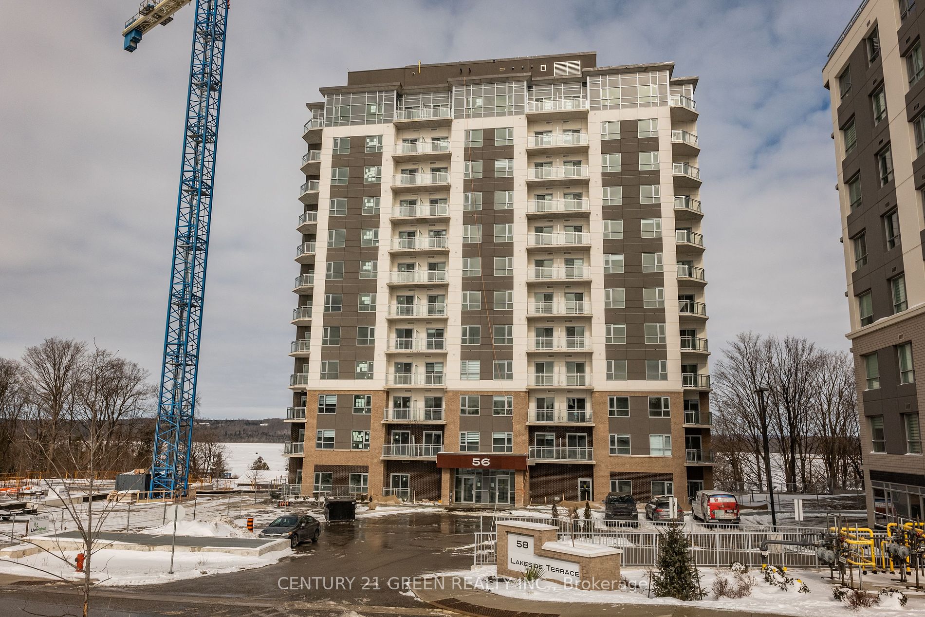 56 Lakeside Terrace, #607