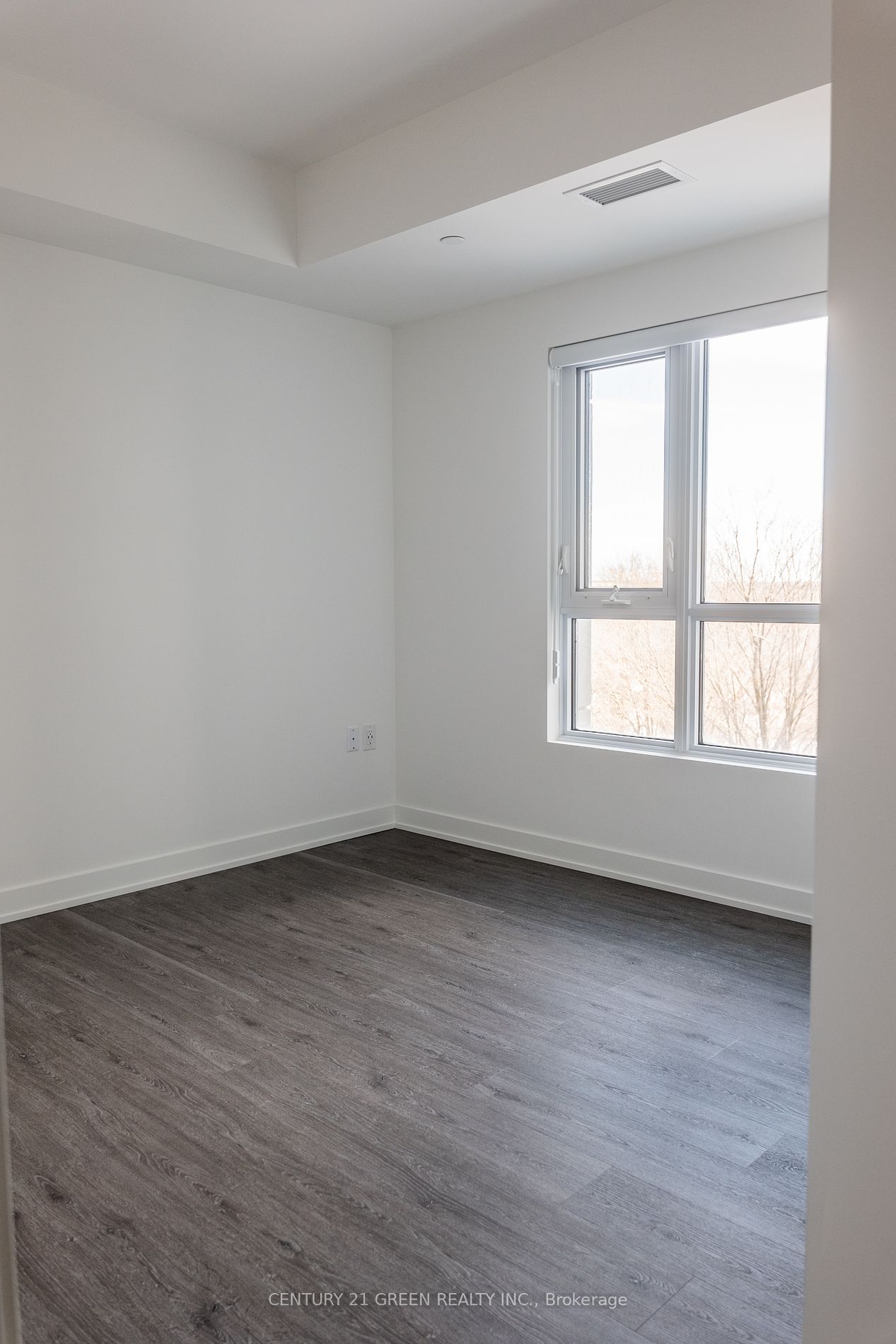 56 Lakeside Terrace, #607