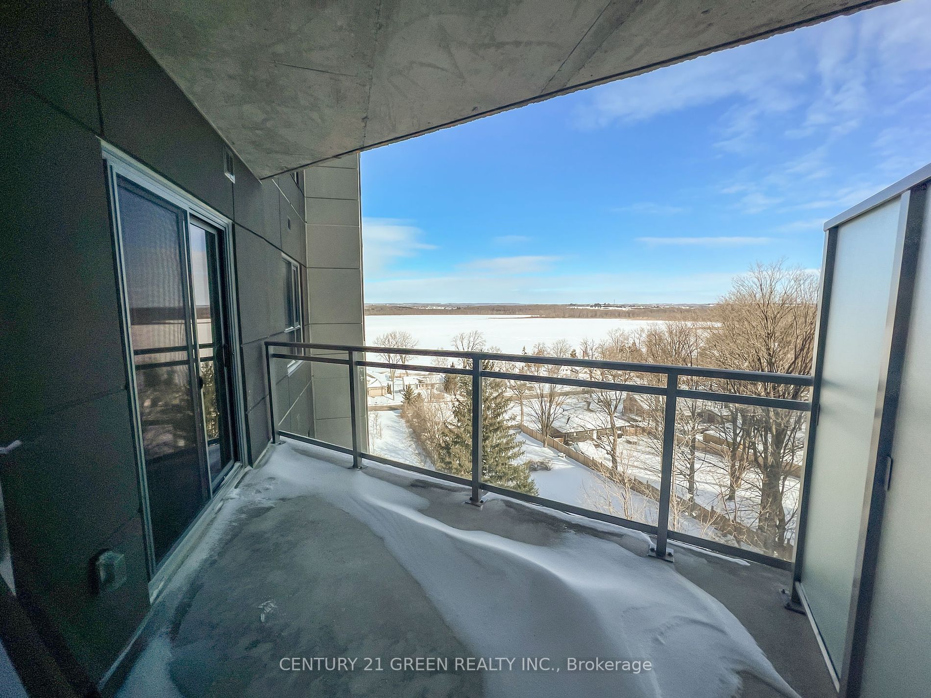 56 Lakeside Terrace, #607