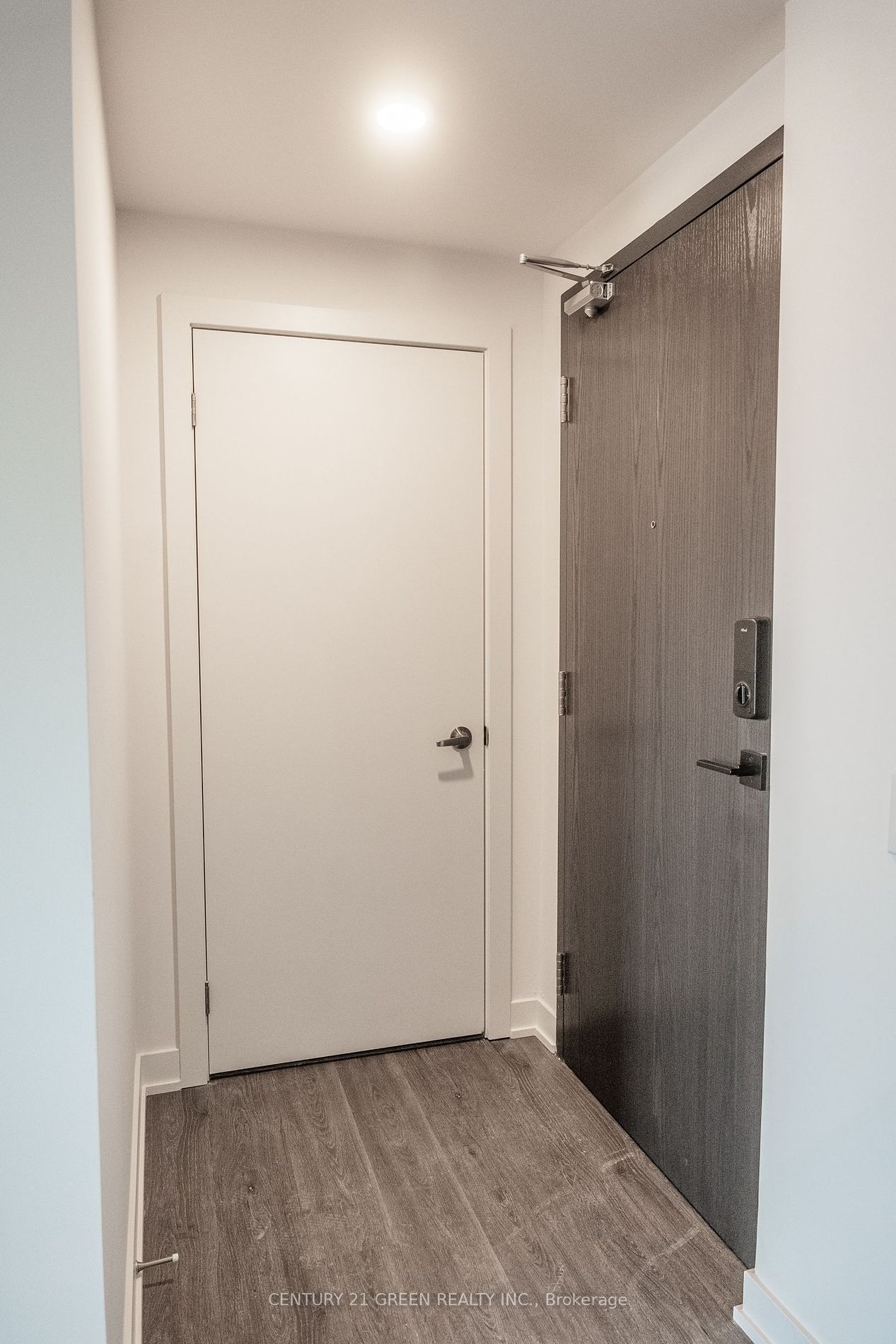 56 Lakeside Terrace, #607