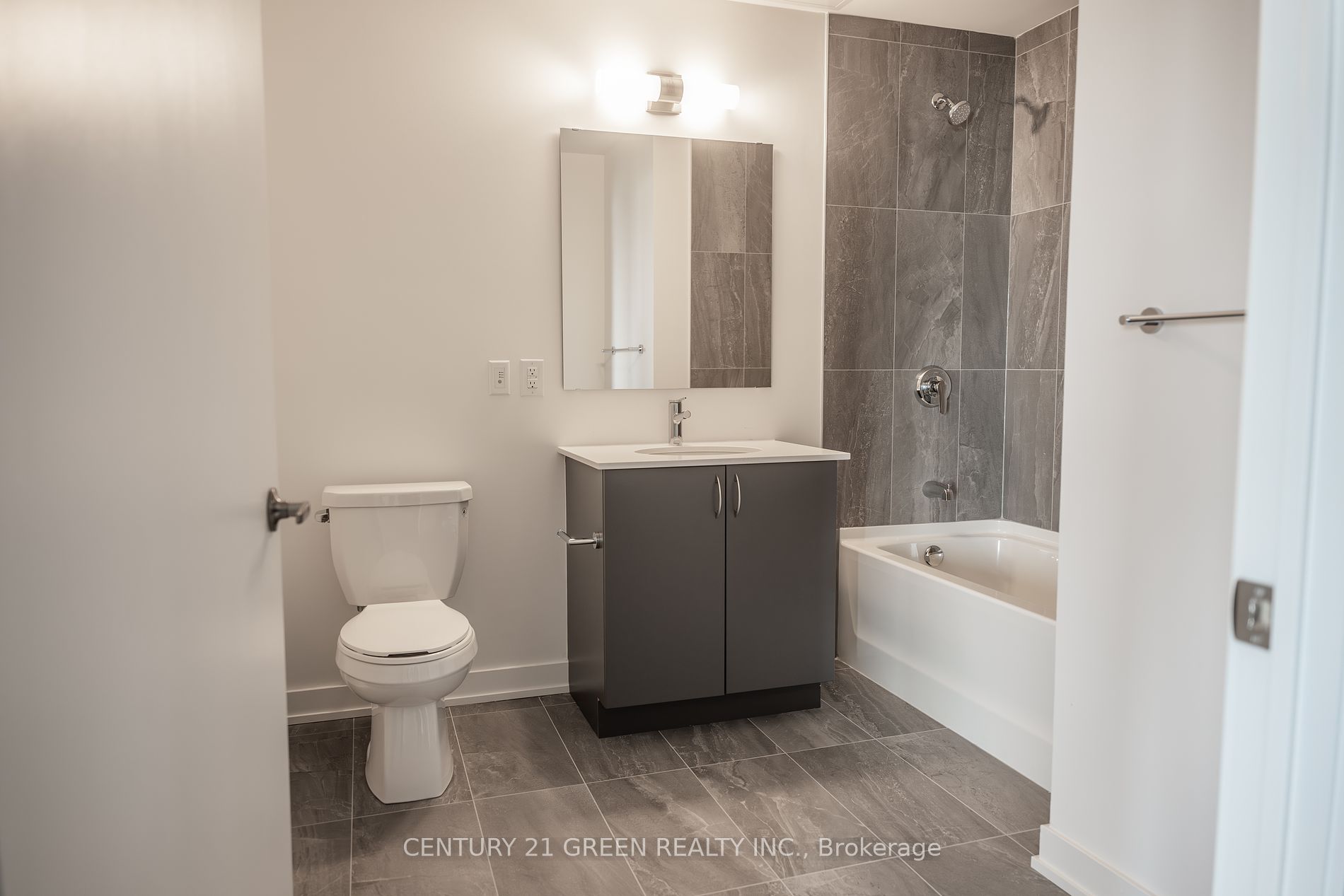 56 Lakeside Terrace, #607