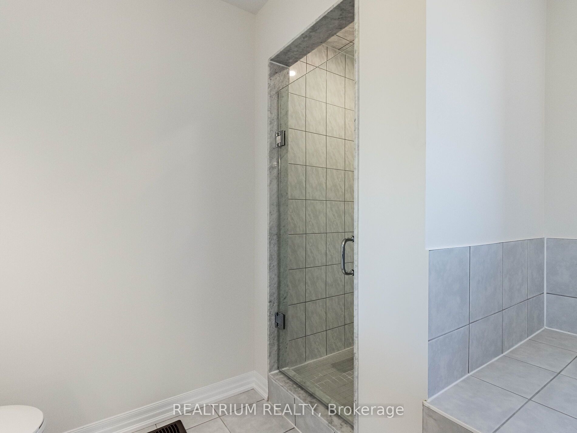 253 Warden St