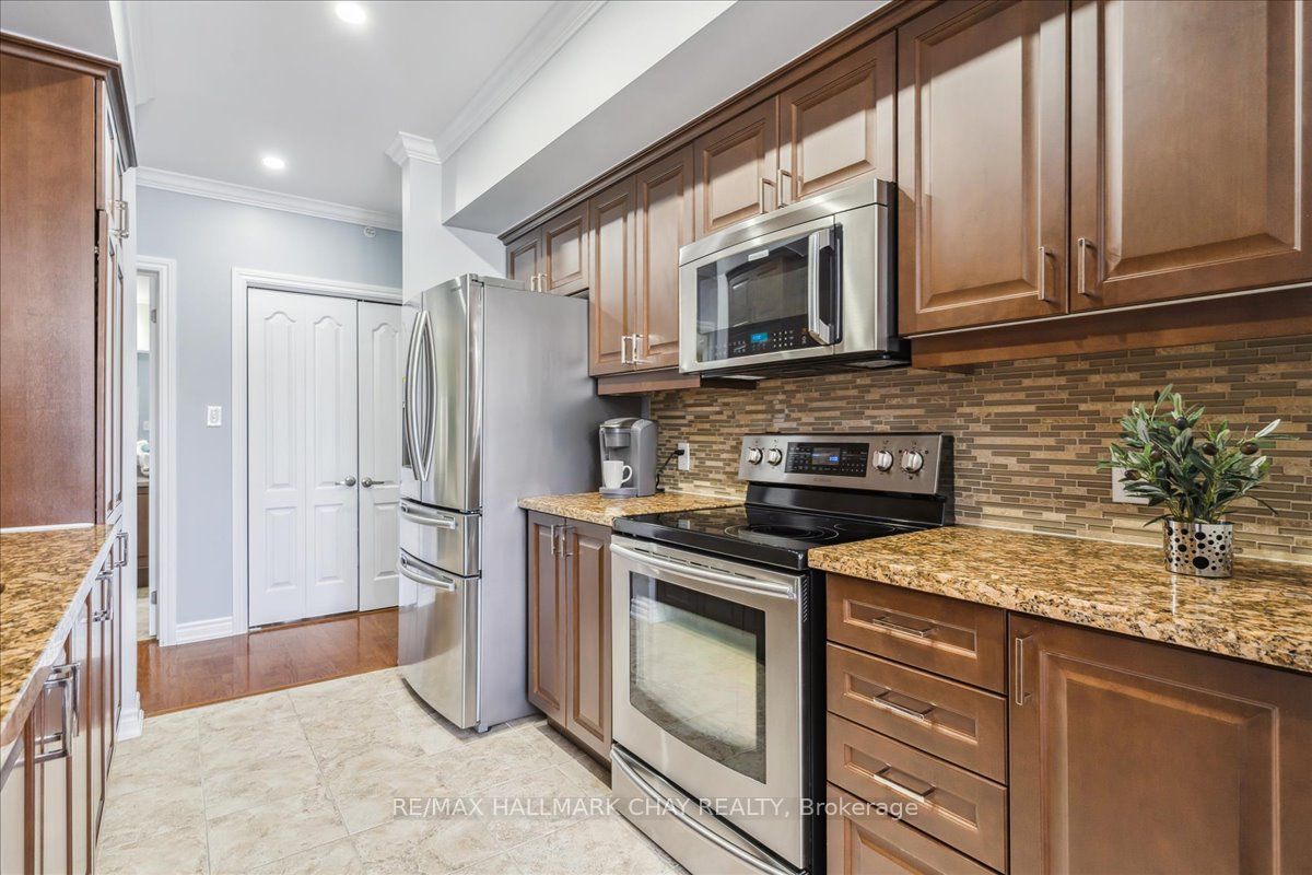 39 Ferndale Dr S, #311