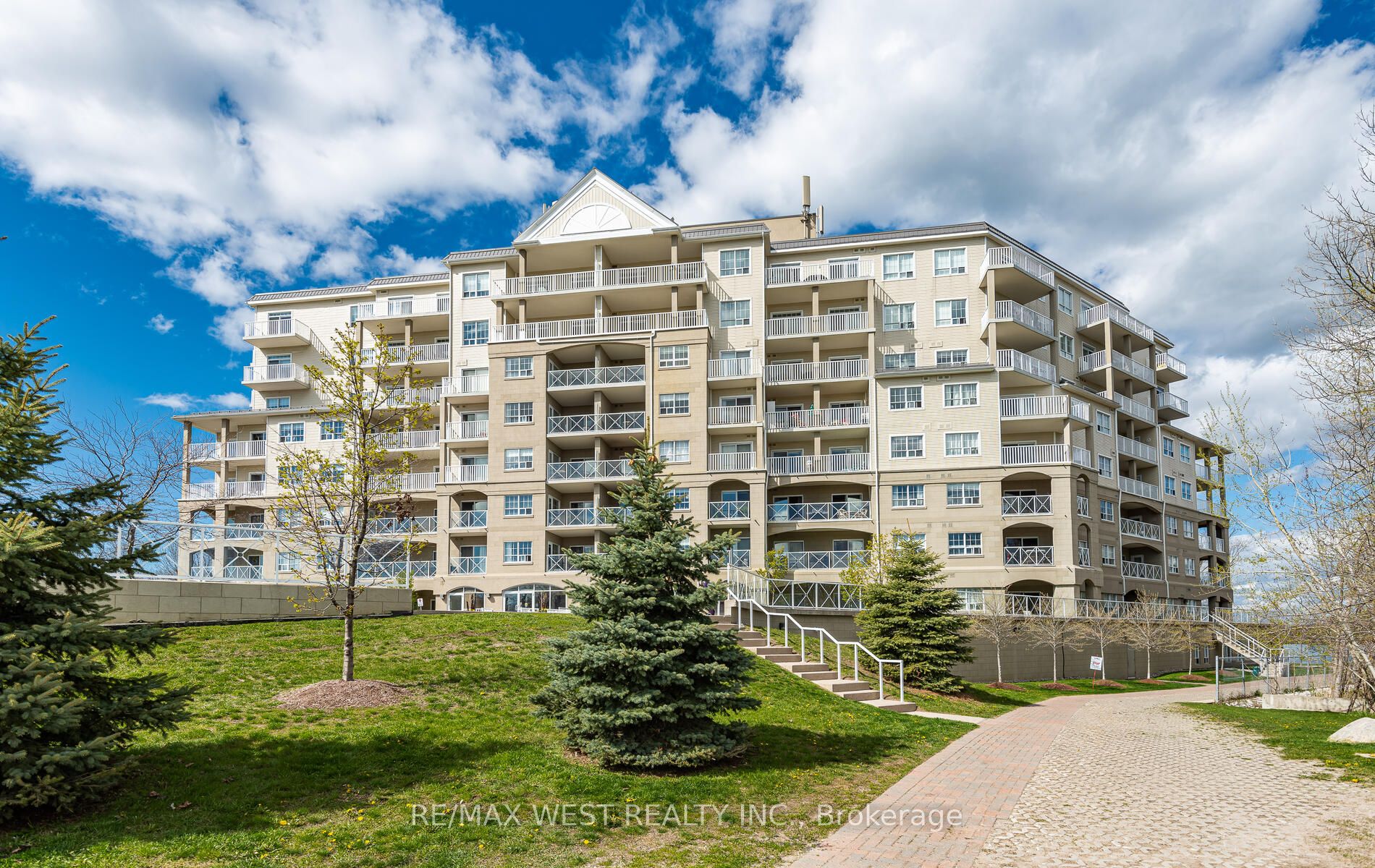 354 Atherley Rd, #313
