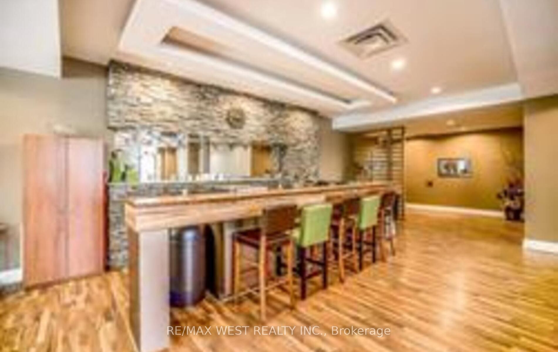 354 Atherley Rd, #313