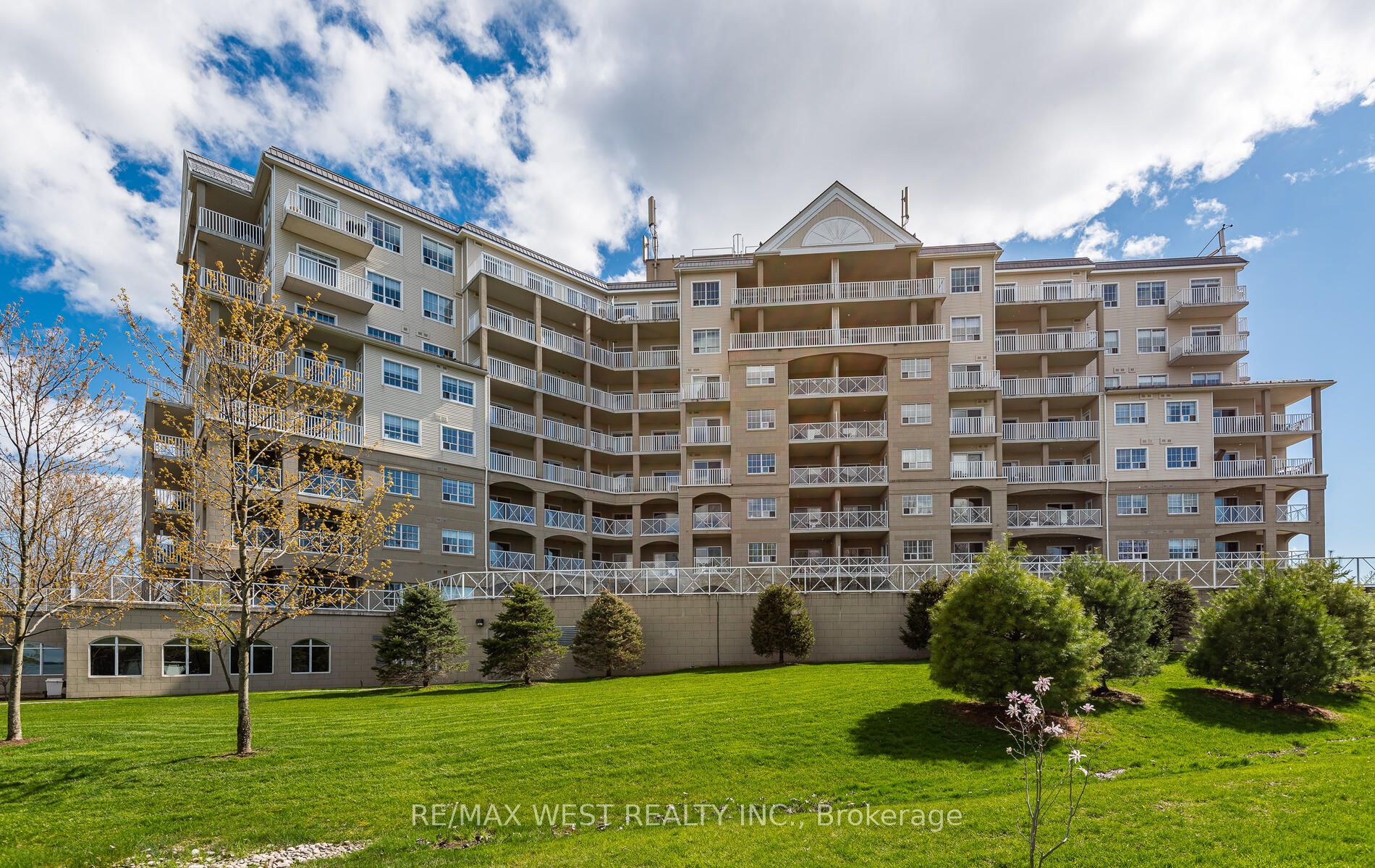 354 Atherley Rd, #313