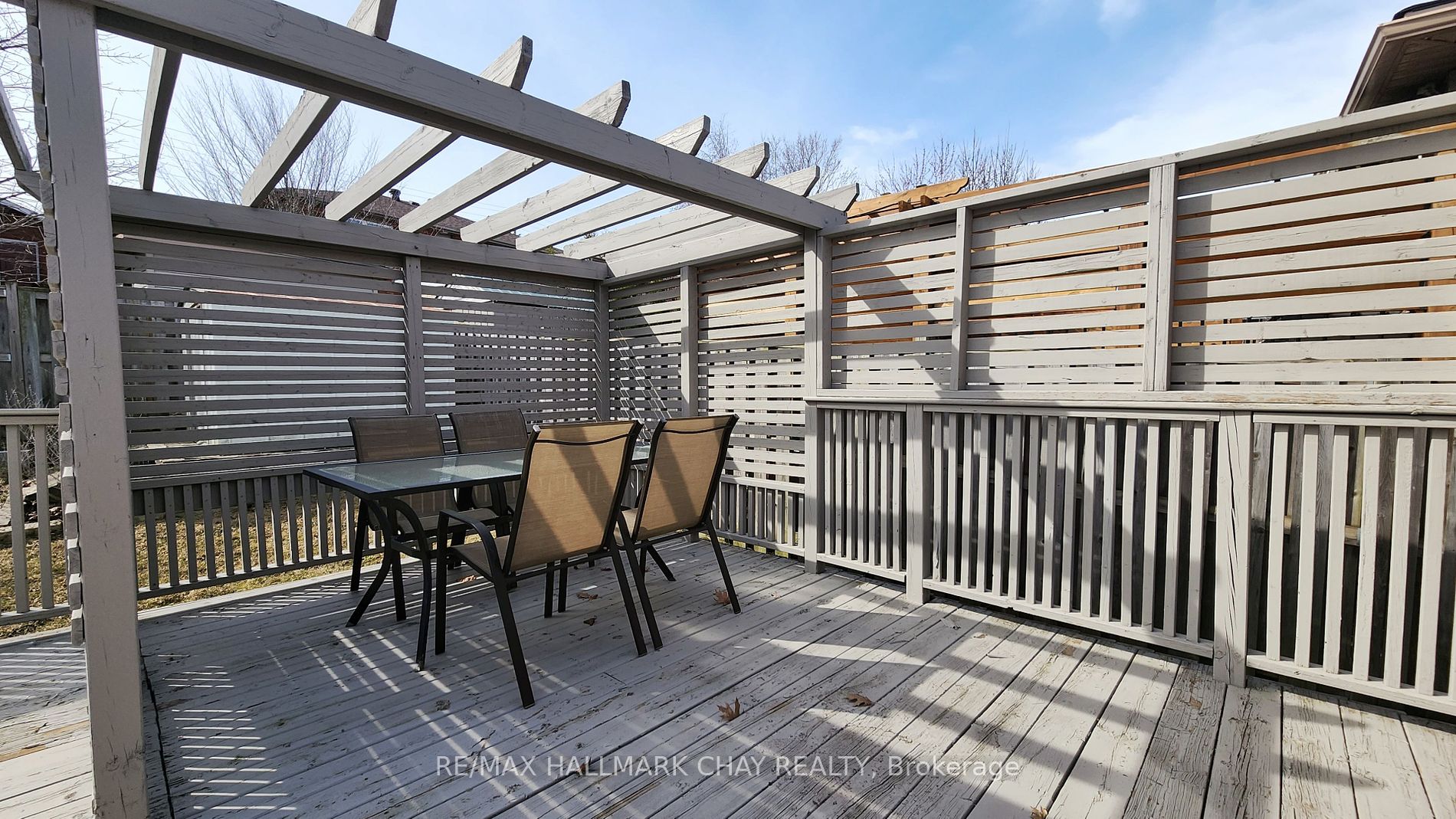 25 Forest Dale Dr