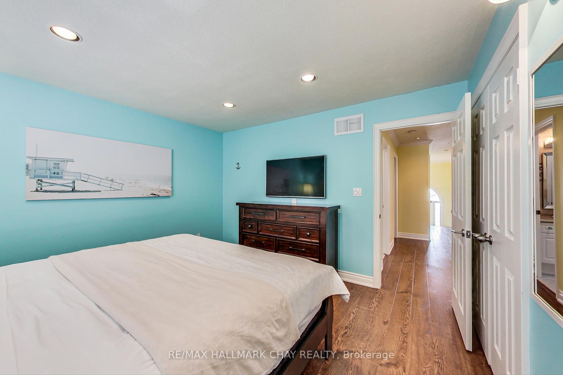 25 Forest Dale Dr