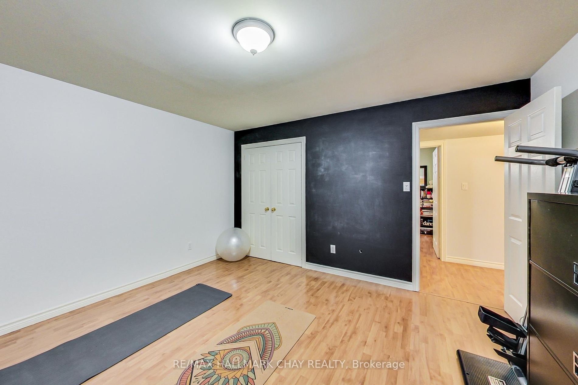 25 Forest Dale Dr