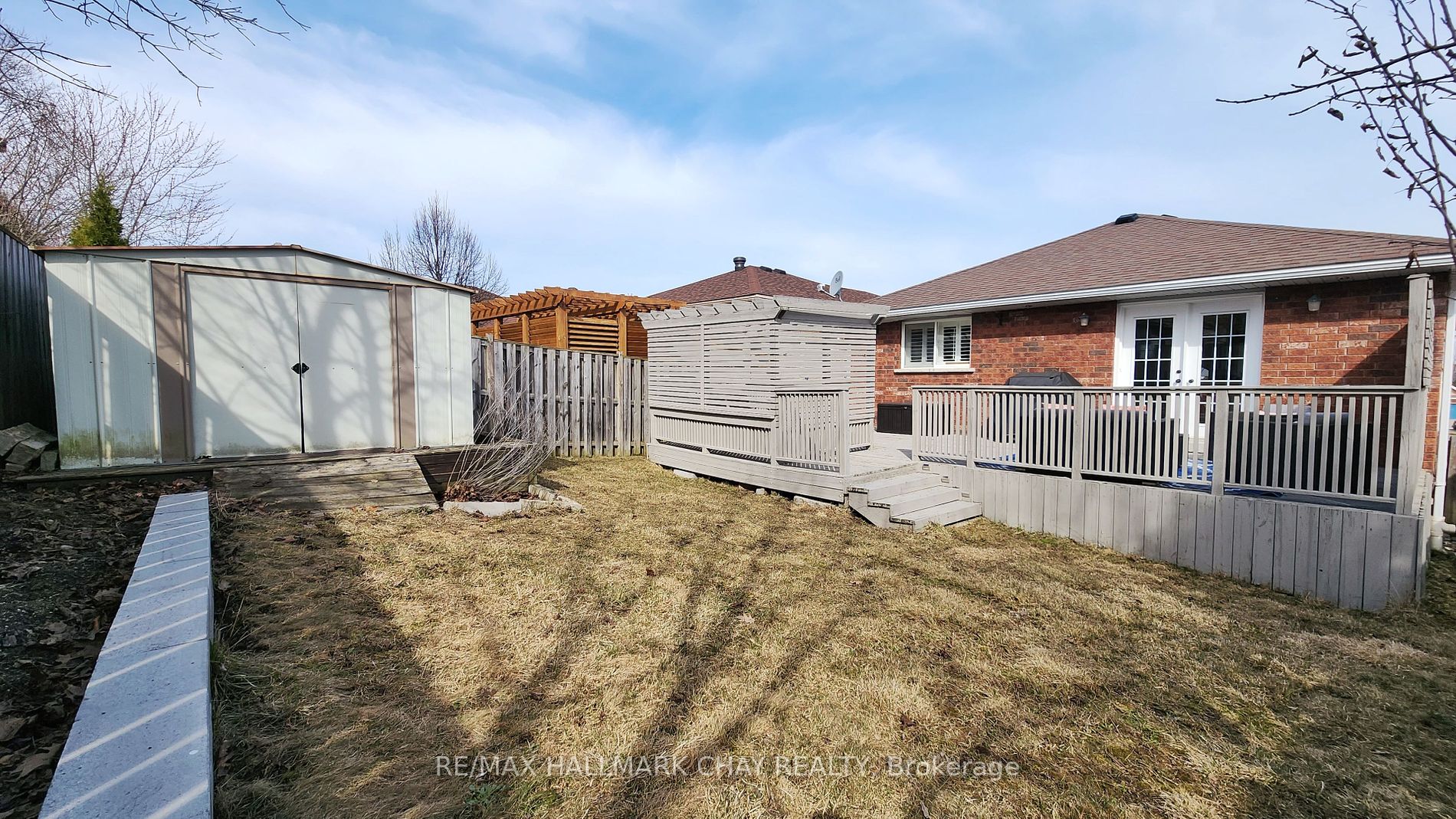 25 Forest Dale Dr