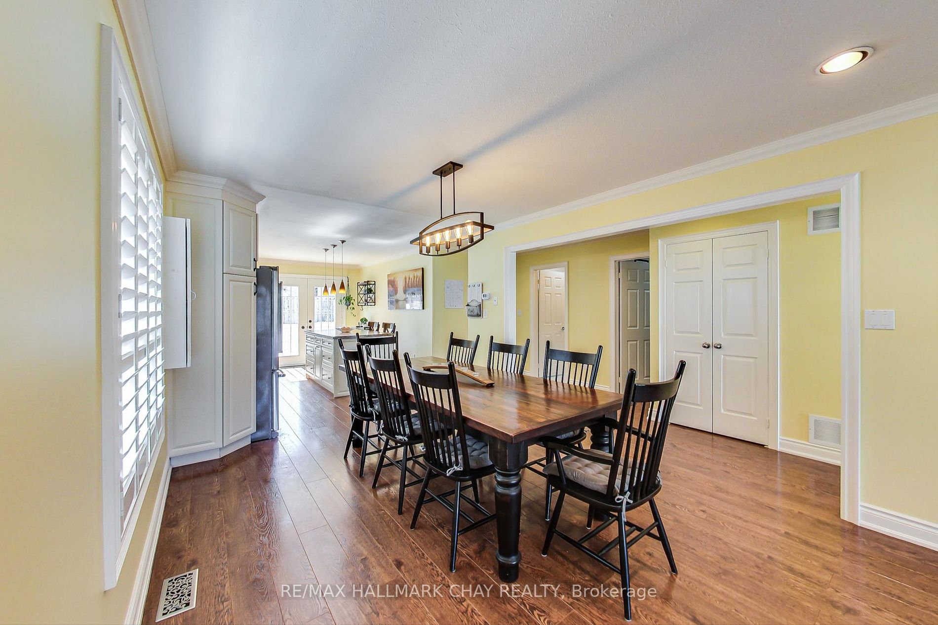 25 Forest Dale Dr
