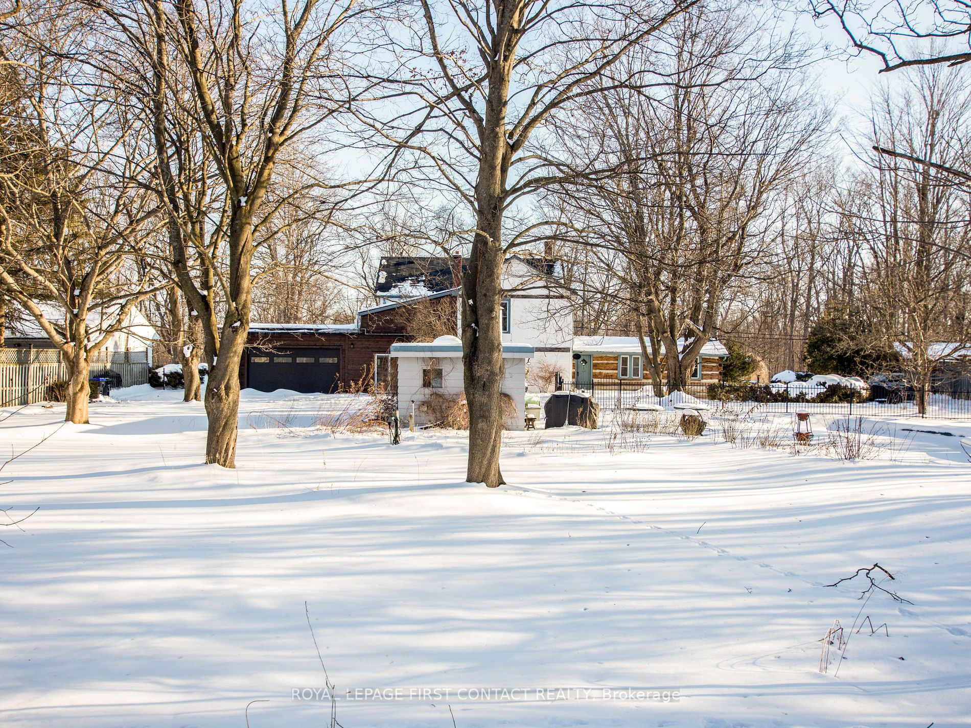 1832 Ridge Rd W