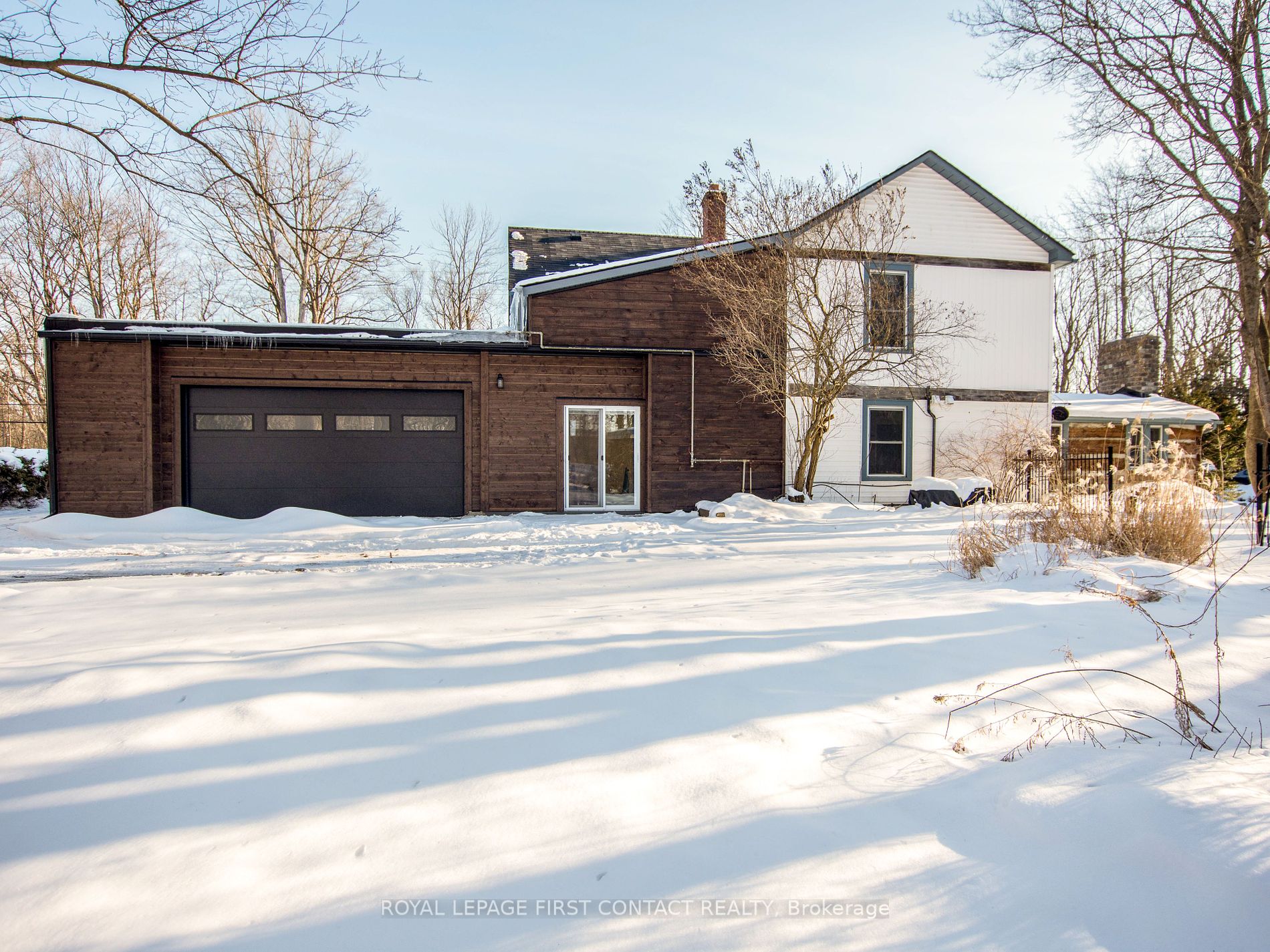 1832 Ridge Rd W