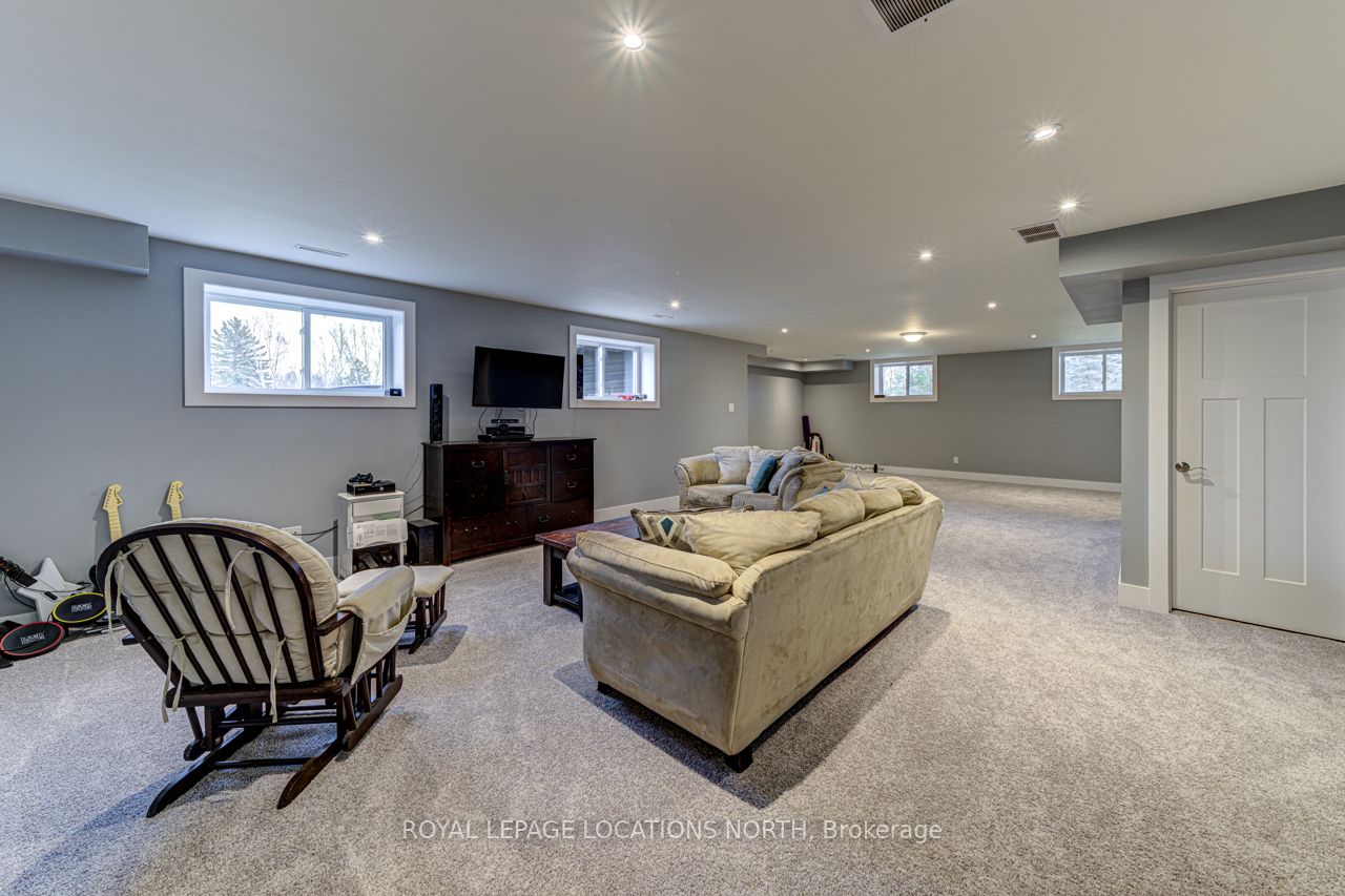 6 Deanna Drive