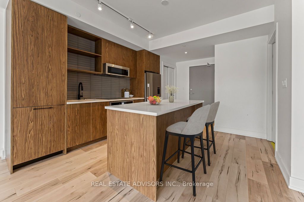 185 Dunlop Street E, #722