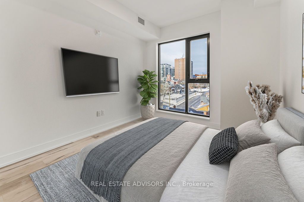 185 Dunlop Street E, #722