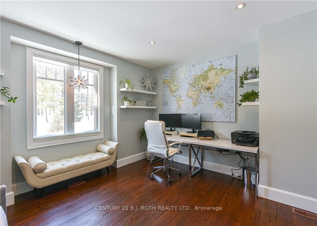 2 RIDGEWOOD Court