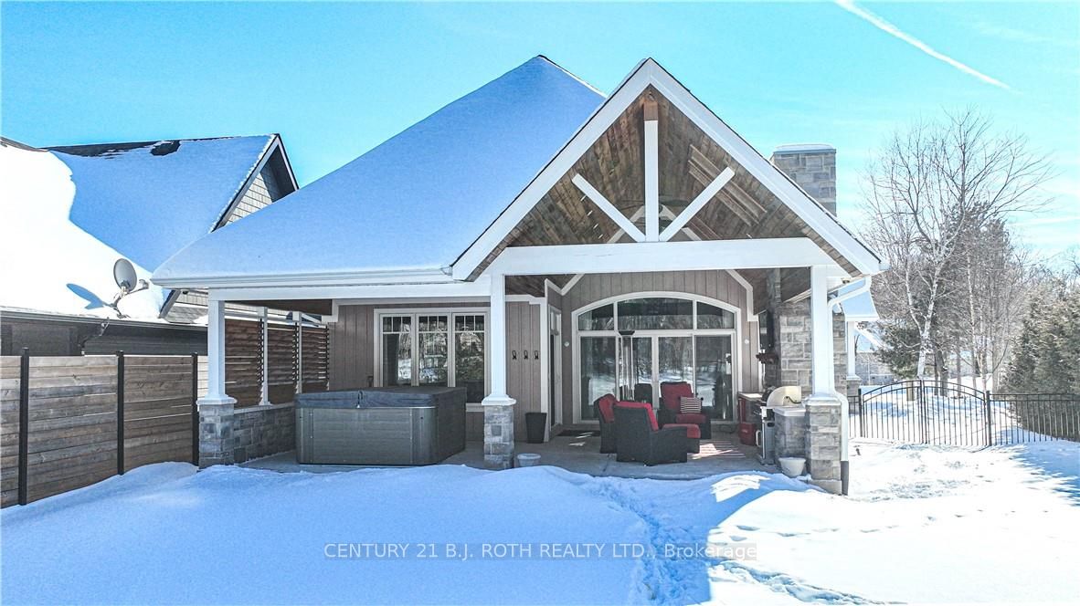 2 RIDGEWOOD Court