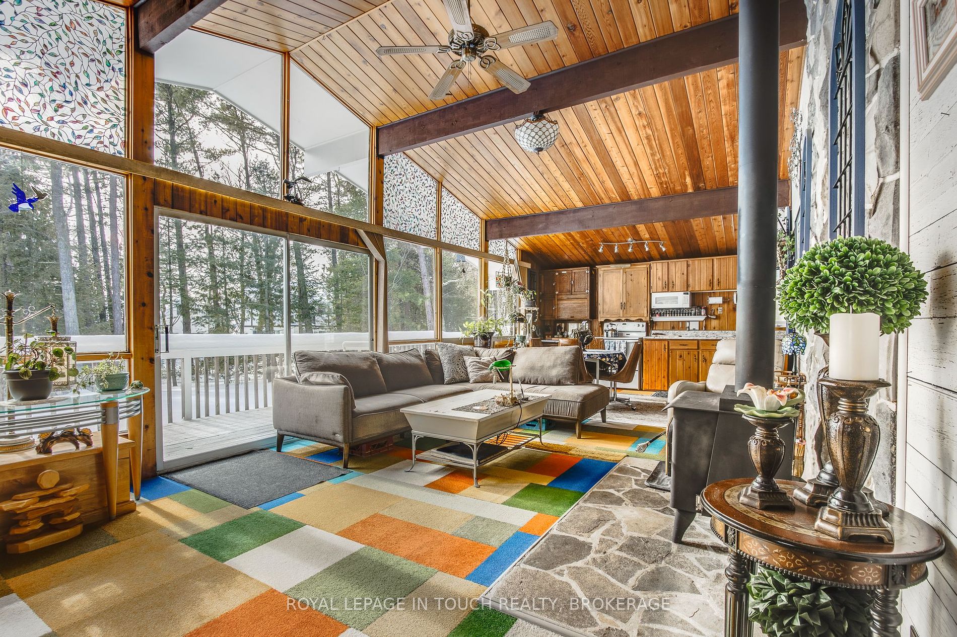 21 MOONLIGHT Court