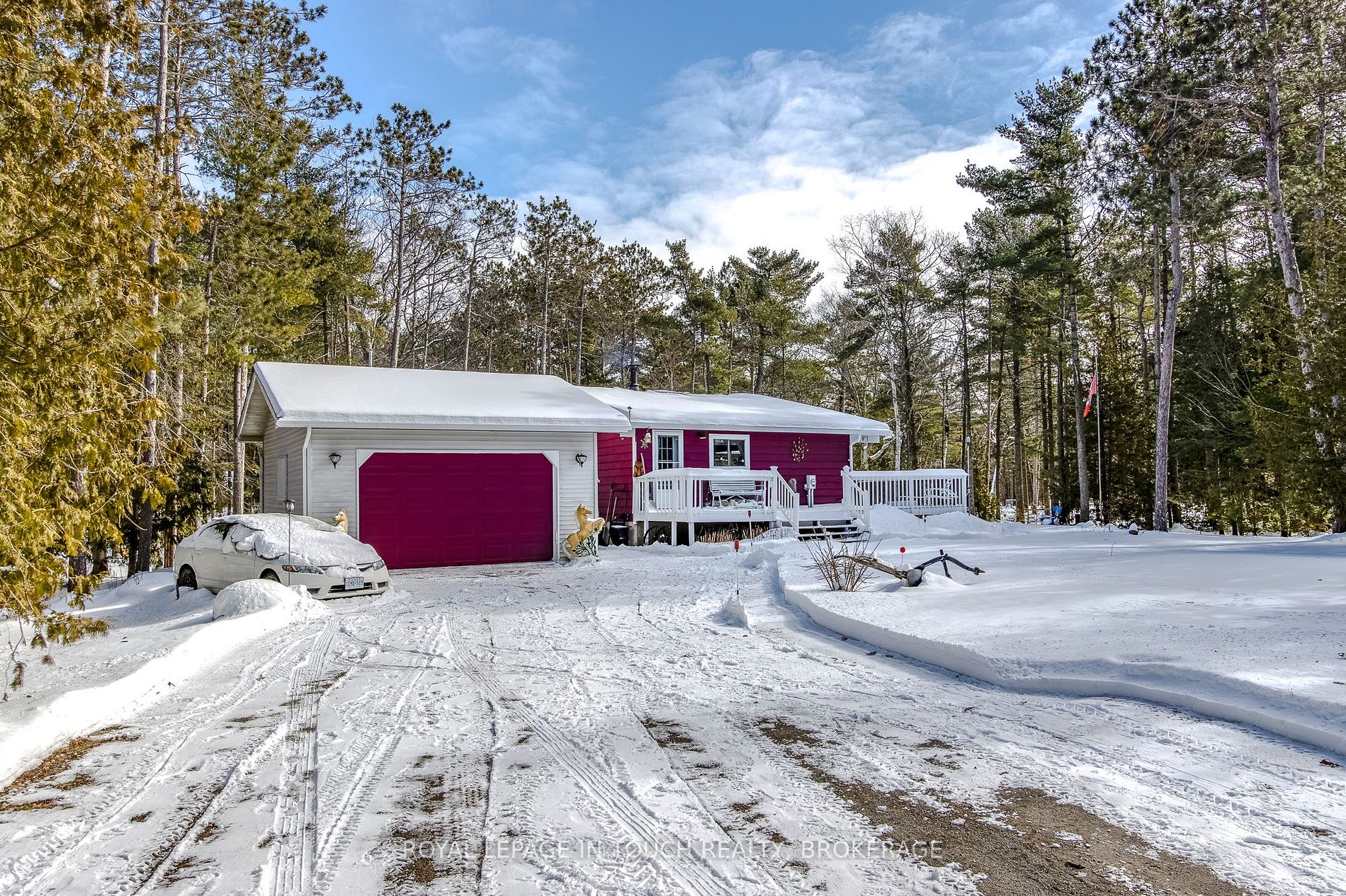 21 MOONLIGHT Court