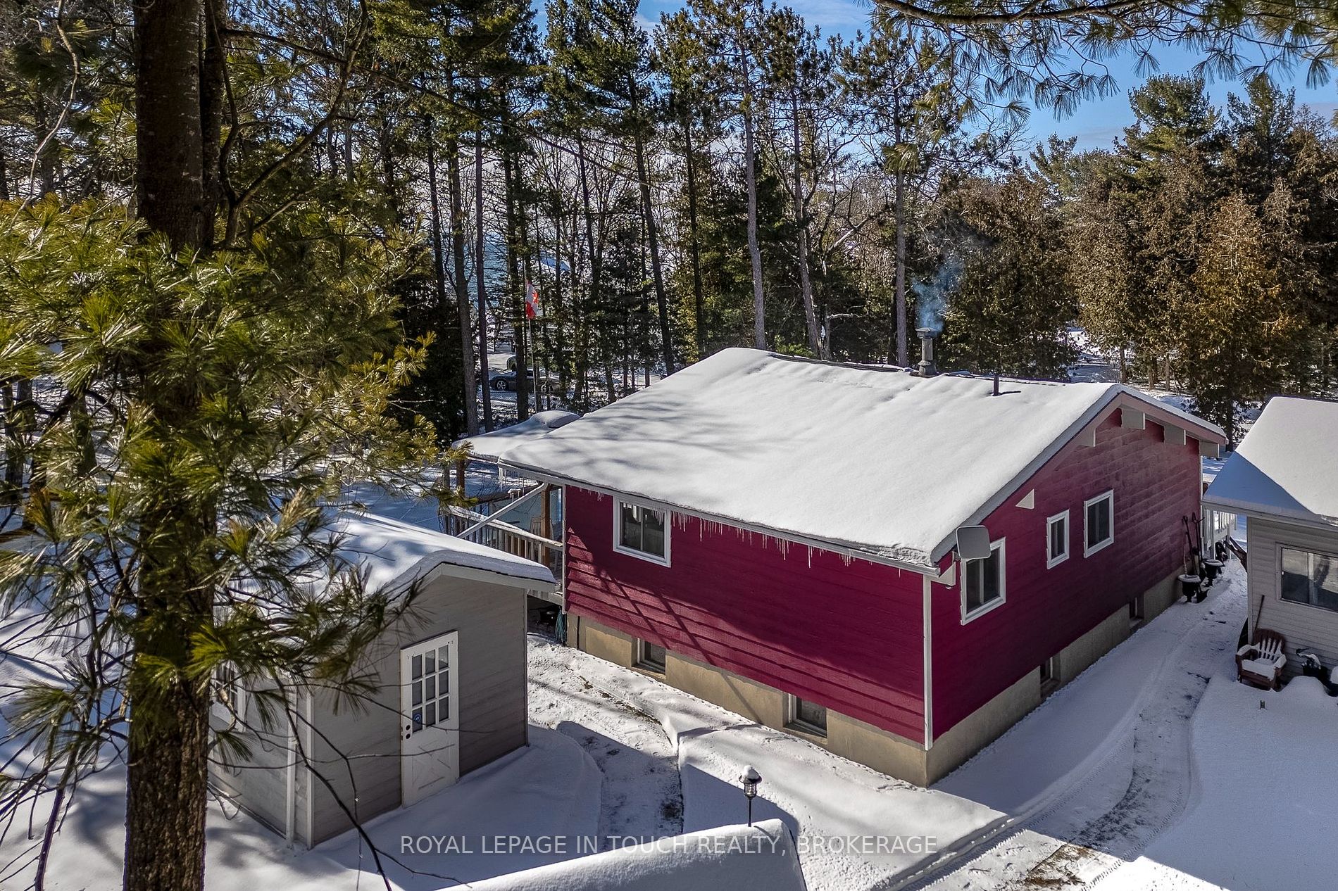 21 MOONLIGHT Court
