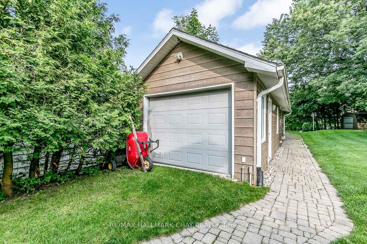1069 Lakeshore Road E