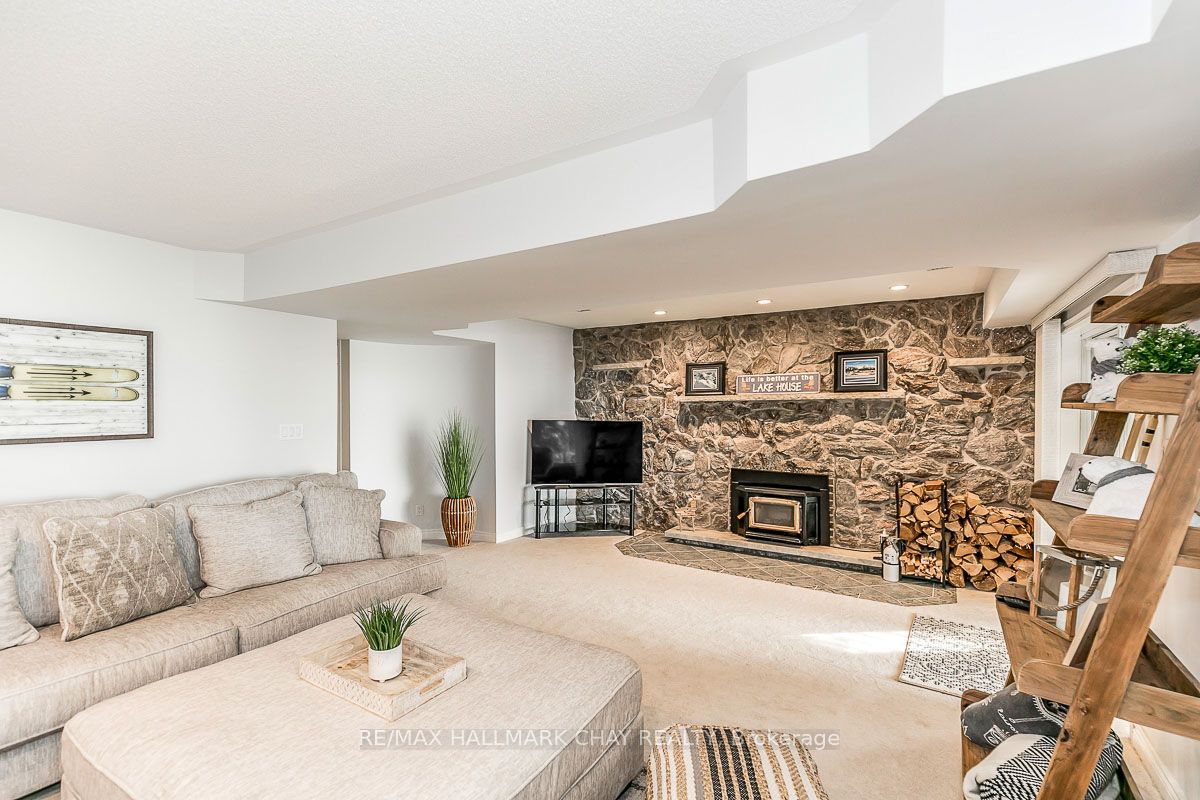 1069 Lakeshore Road E