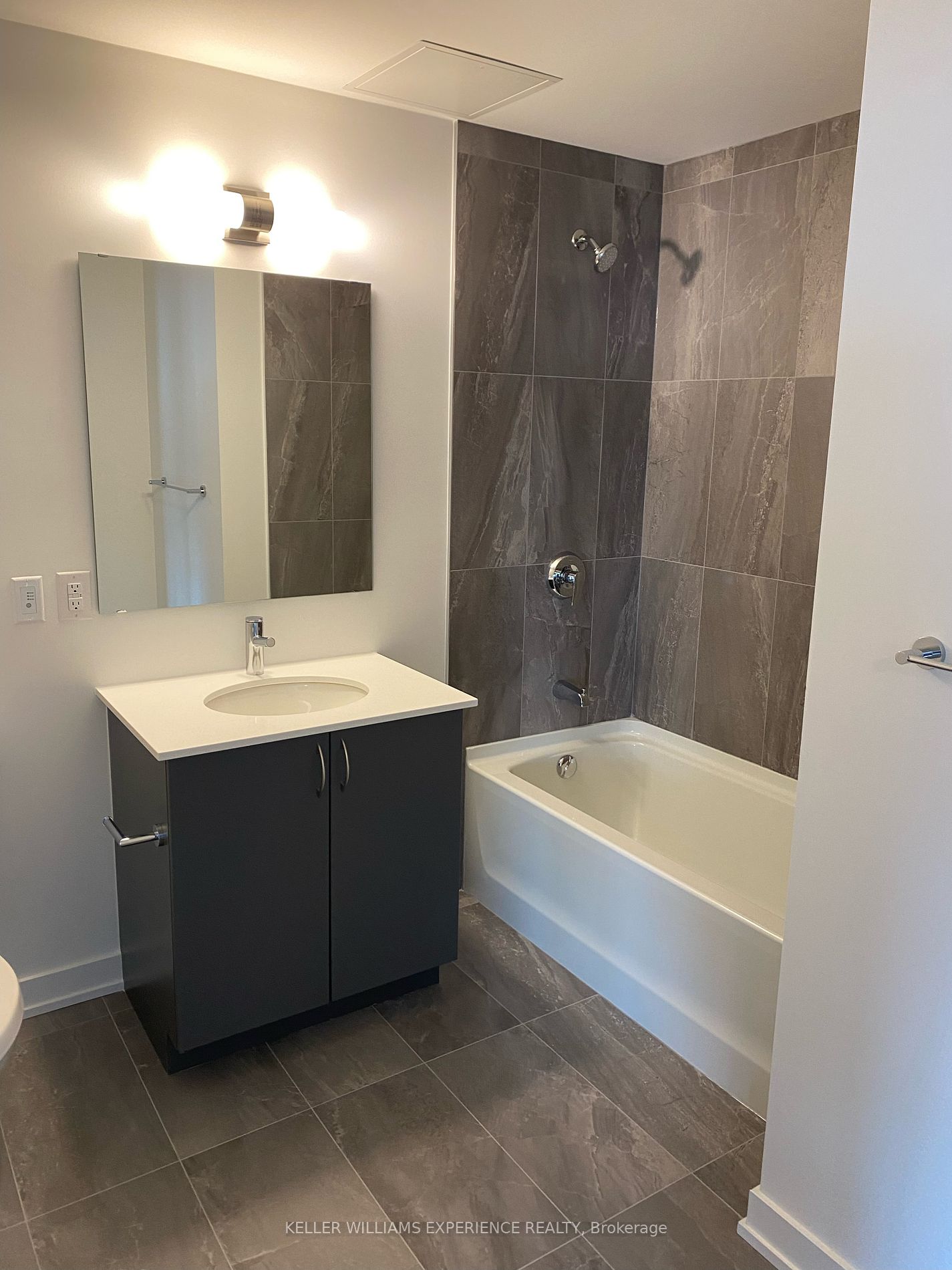 56 Lakeside Terrace Terrace E, #807