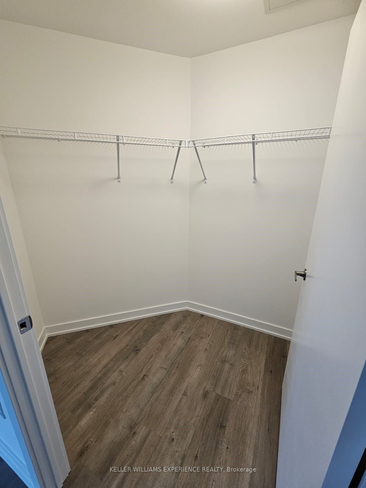 56 Lakeside Terrace Terrace E, #807