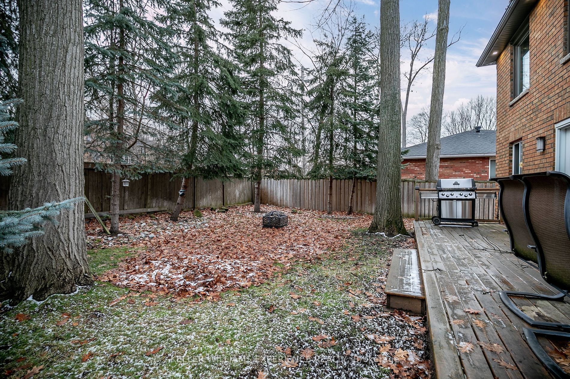 33 Glen Oak Crt