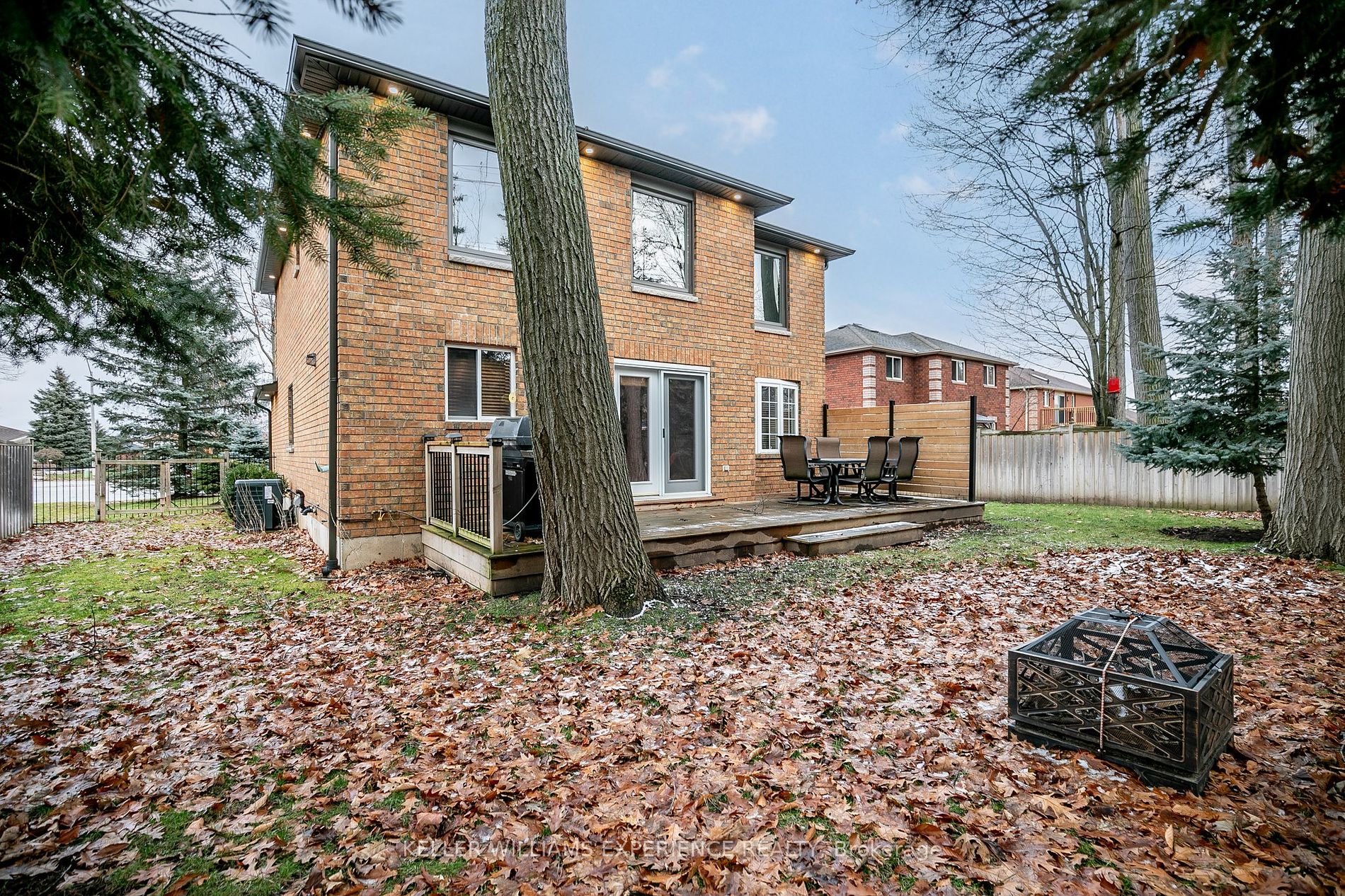 33 Glen Oak Crt