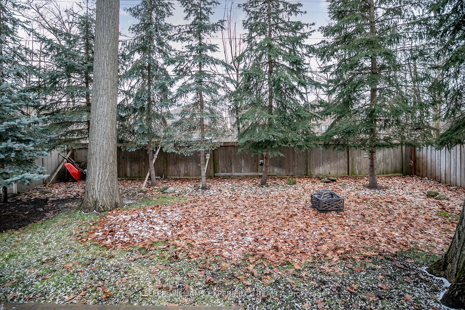 33 Glen Oak Crt